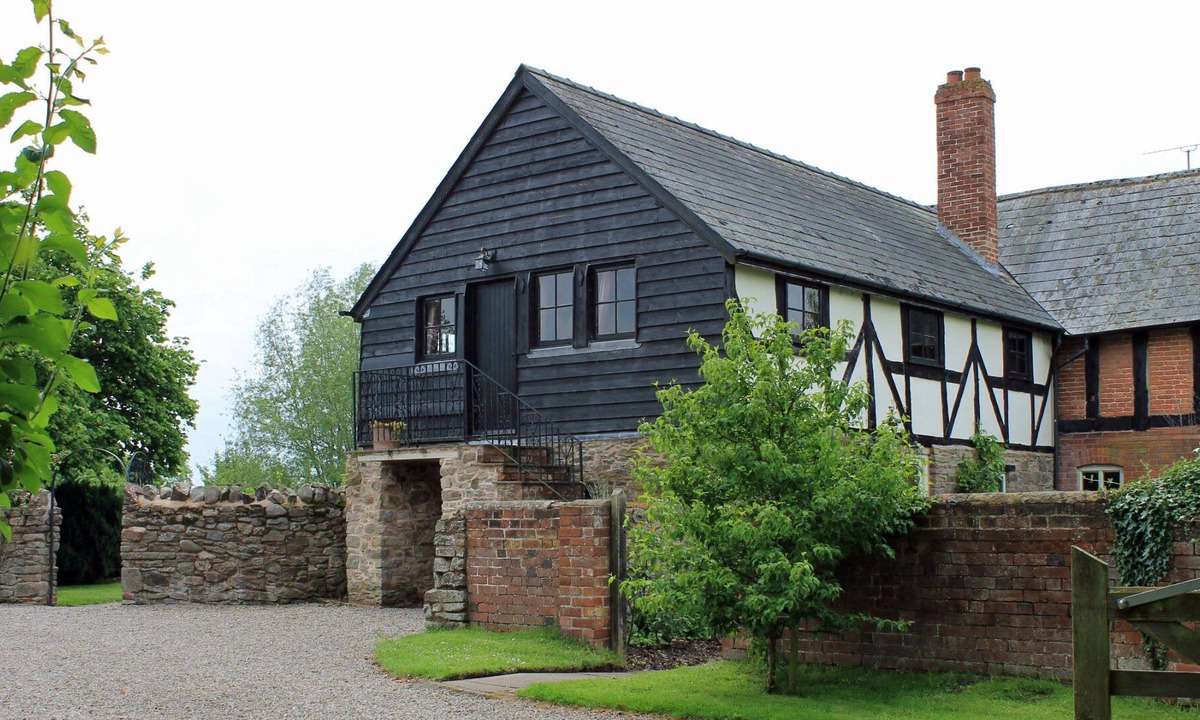 Hereford Cottage | Cider press in Brinsop