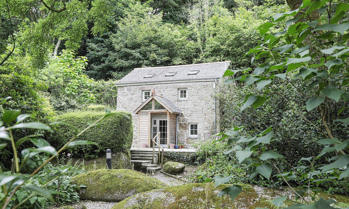 Boscundle Cottage | Cider Press, St Austell with riverside garden