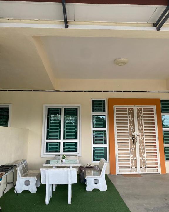 Kampung Charok Padang House | Cik Misi Homestay