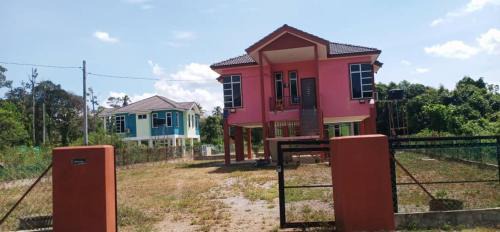 Kampung Bukit Bunga Apartment | Cikra homestay