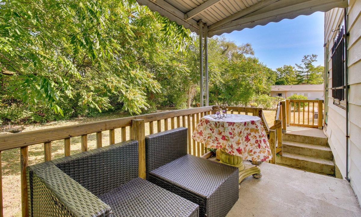 Lincoln Heights House | Cincinnati Home Rental w/Balcony + Fire Pit!