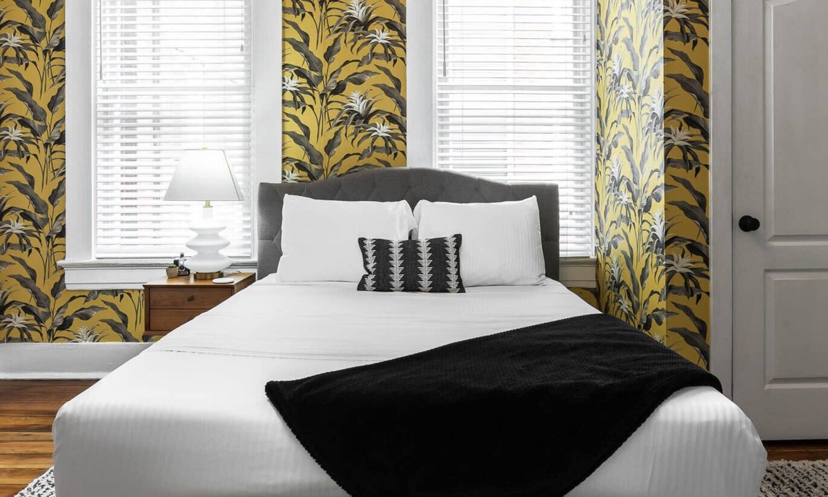 Pendleton Apartment | Cincy Getaway - Gorgeous 2nd floor walk-up