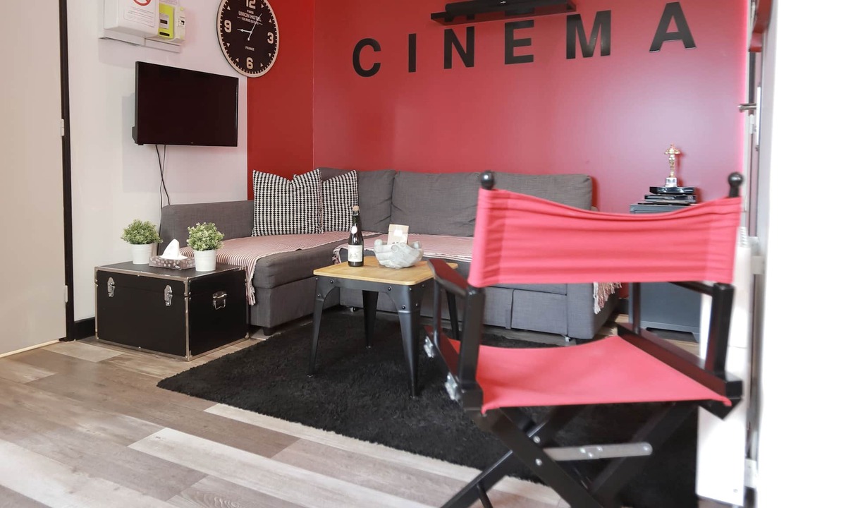 Honfleur Apartment | Cinema apartment with home cinema and garage