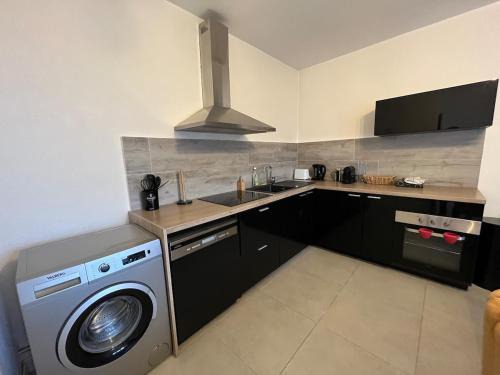 Charnay-les-Macon Apartment | Cinema et Billiard