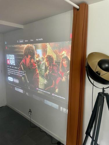 La Roche-sur-Yon Apartment | Cinema & Netflix a La Roche