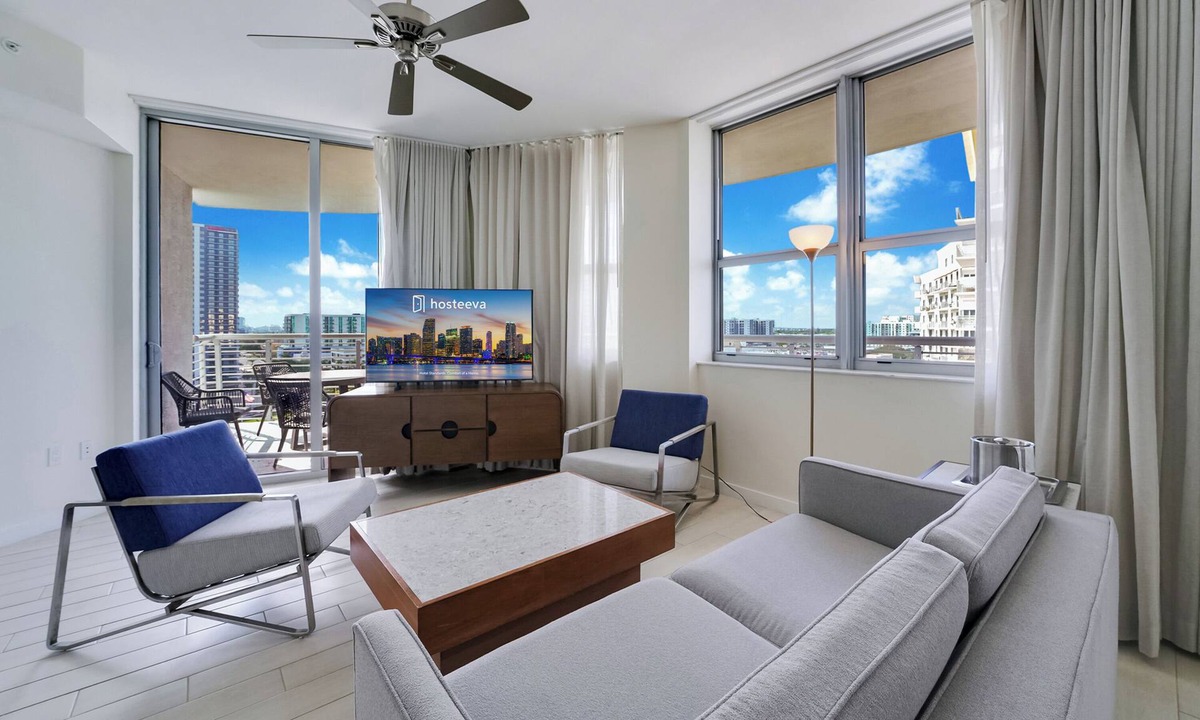 Downtown Hollywood Hotel | CIRC Hotel By Hosteeva