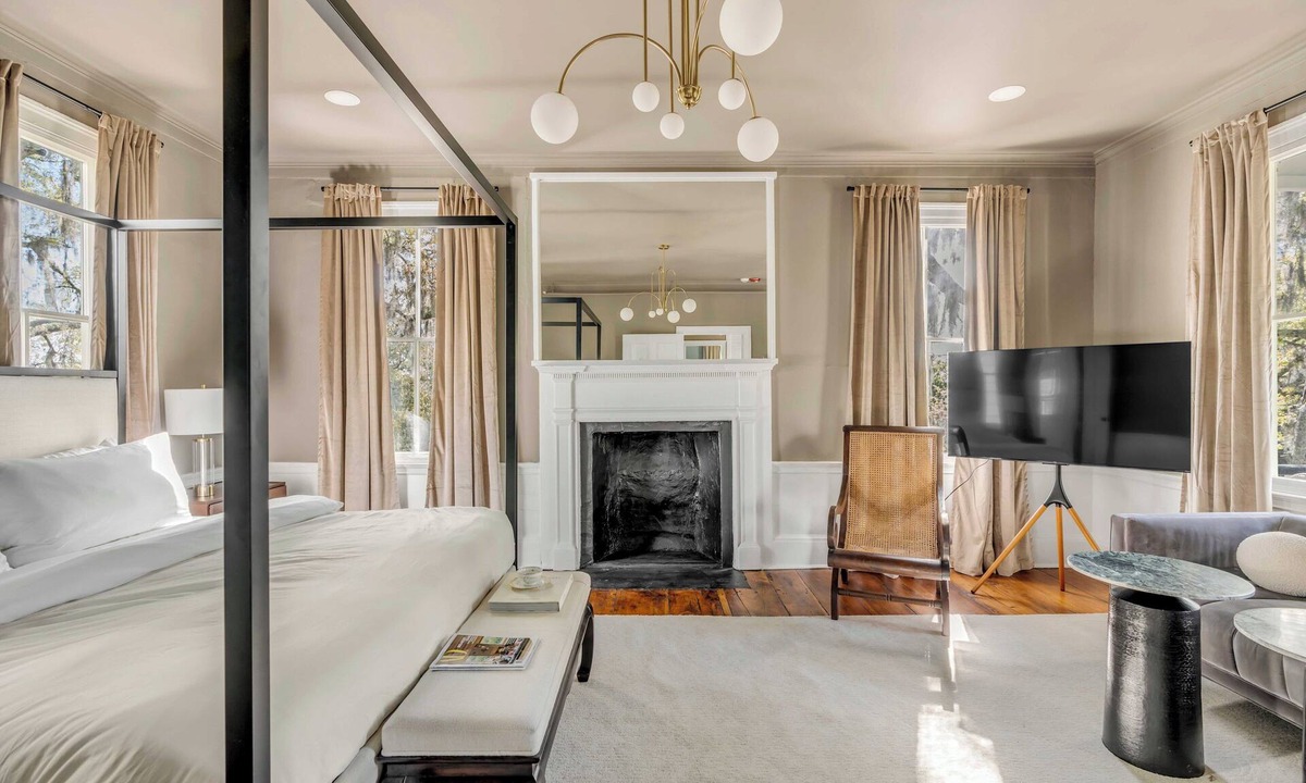 The Old Commons House | Circa 1785