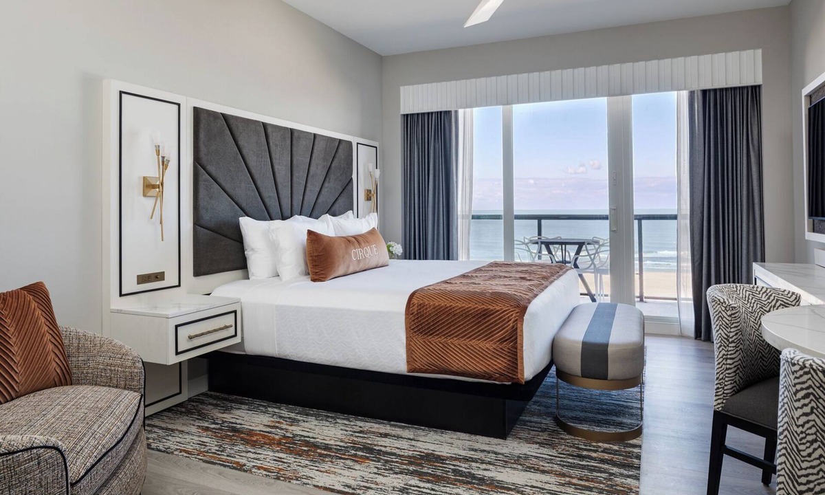 Sarasota Hotel | Cirque St. Armands Beachside