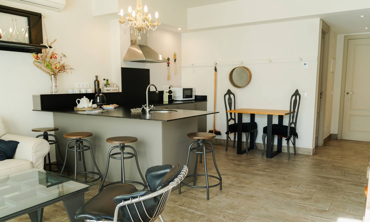 Olot Apartment | Cistellaire, with access to indoor swimming pool