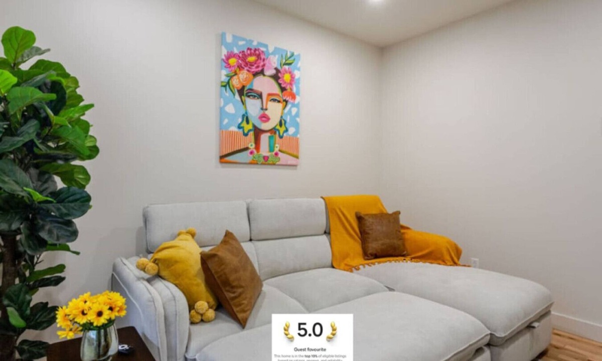 Cote-Des-Neiges—Notre-Dame-De-Grace Apartment | Cité Verve | Modern 2BR in Westmount MTL