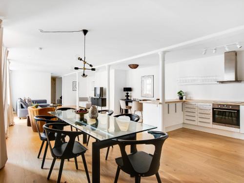 Copenhagen City Centre Apartment | City 1- Pleasant 4-Bdr Apt in Central Copenhagen