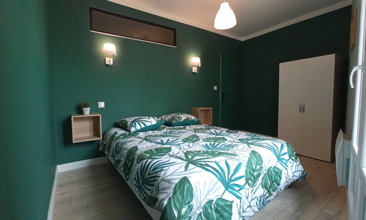 Centre Ville d'Ales Apartment | City center apartment with private terrace.