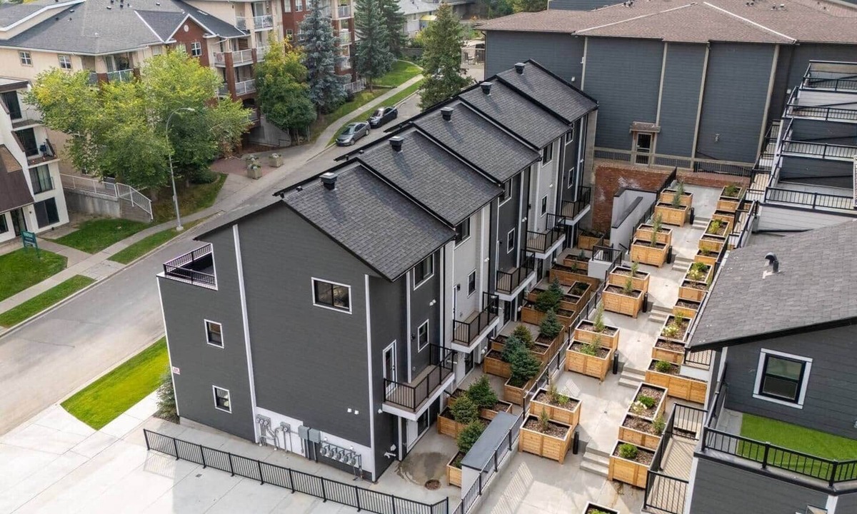 Crescent Heights House | City Center Get away