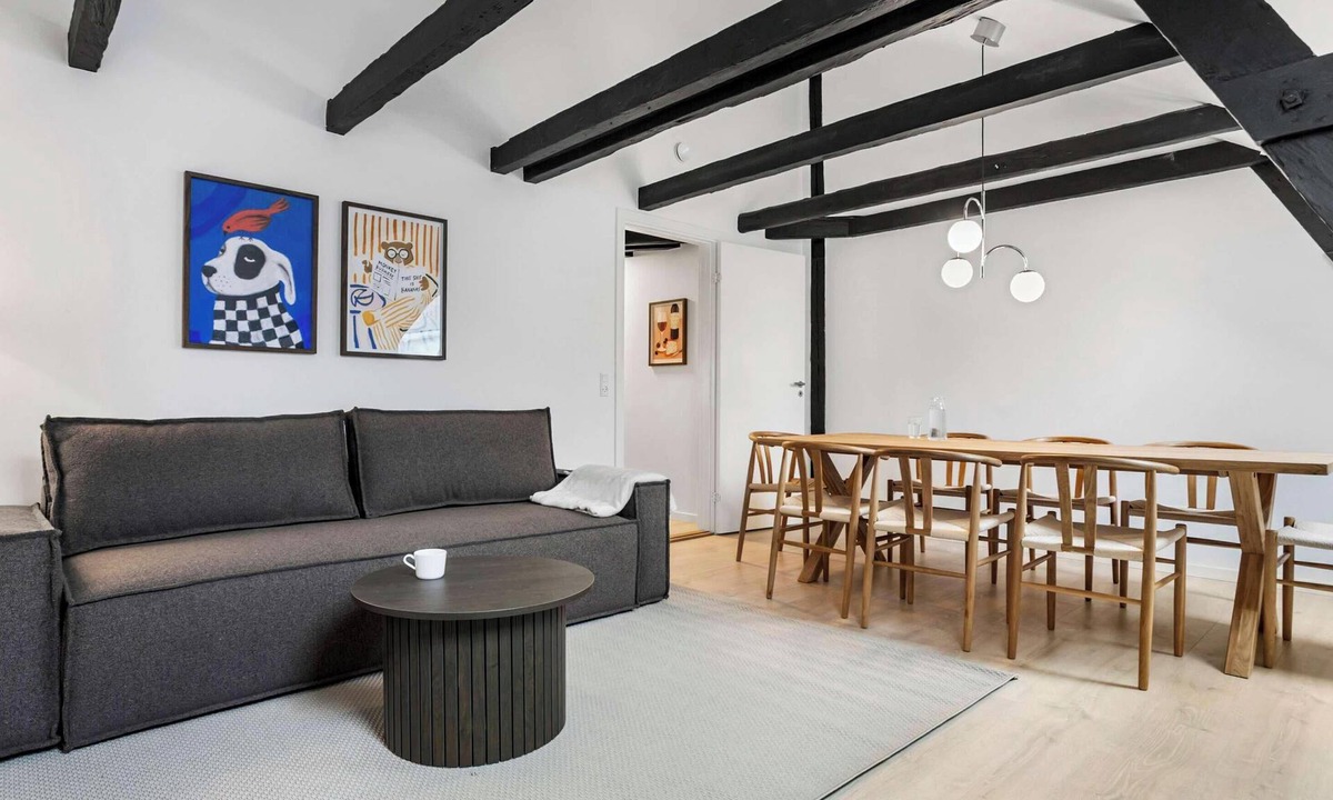 Midtbyen Apartment | City-Center Penthouse w Private Balcony