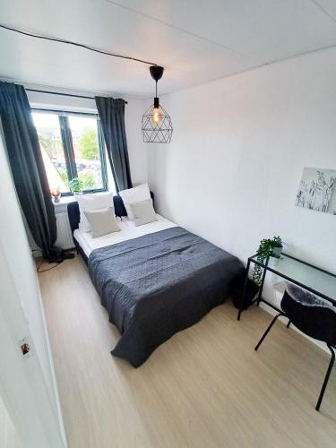 Hjørring Apartment | City Central Double Room 2 with free parking