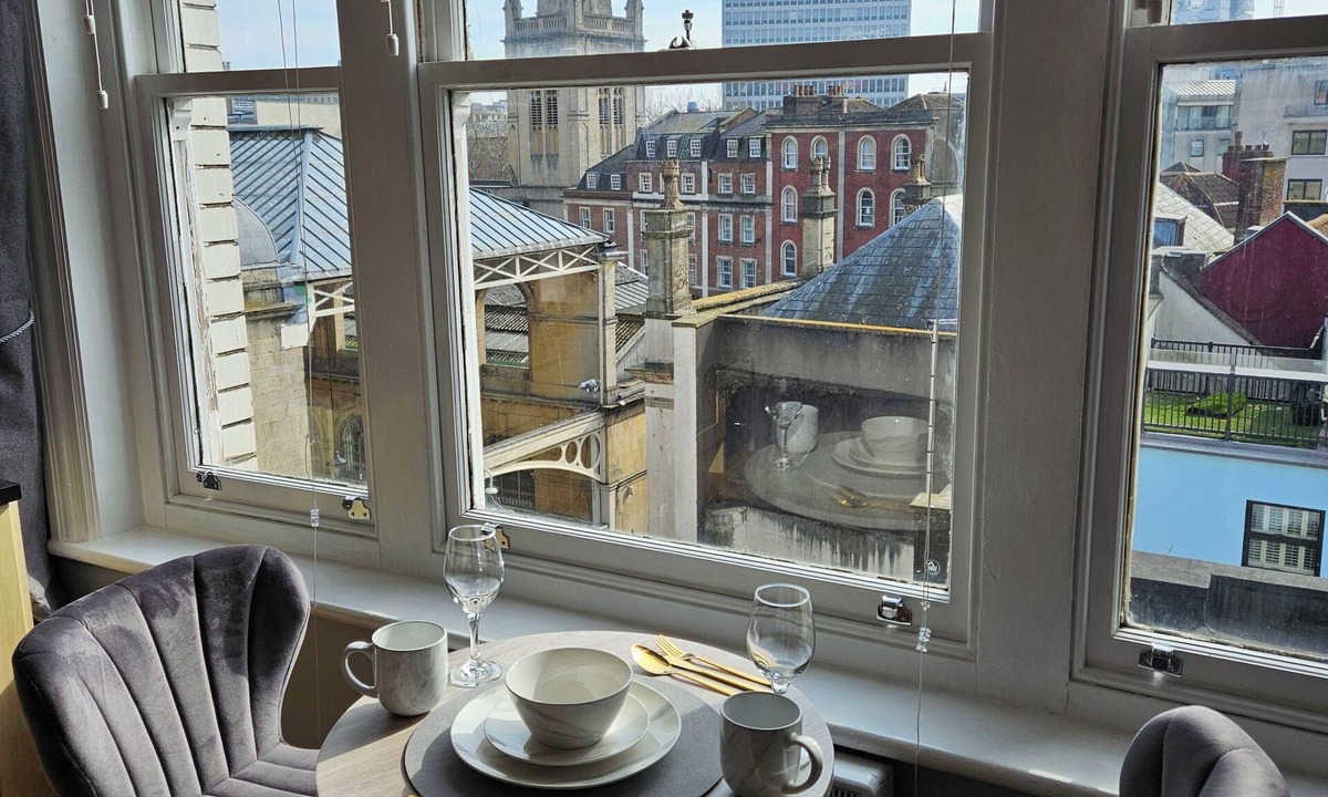 Bristol City Centre Apartment | City centre location studio