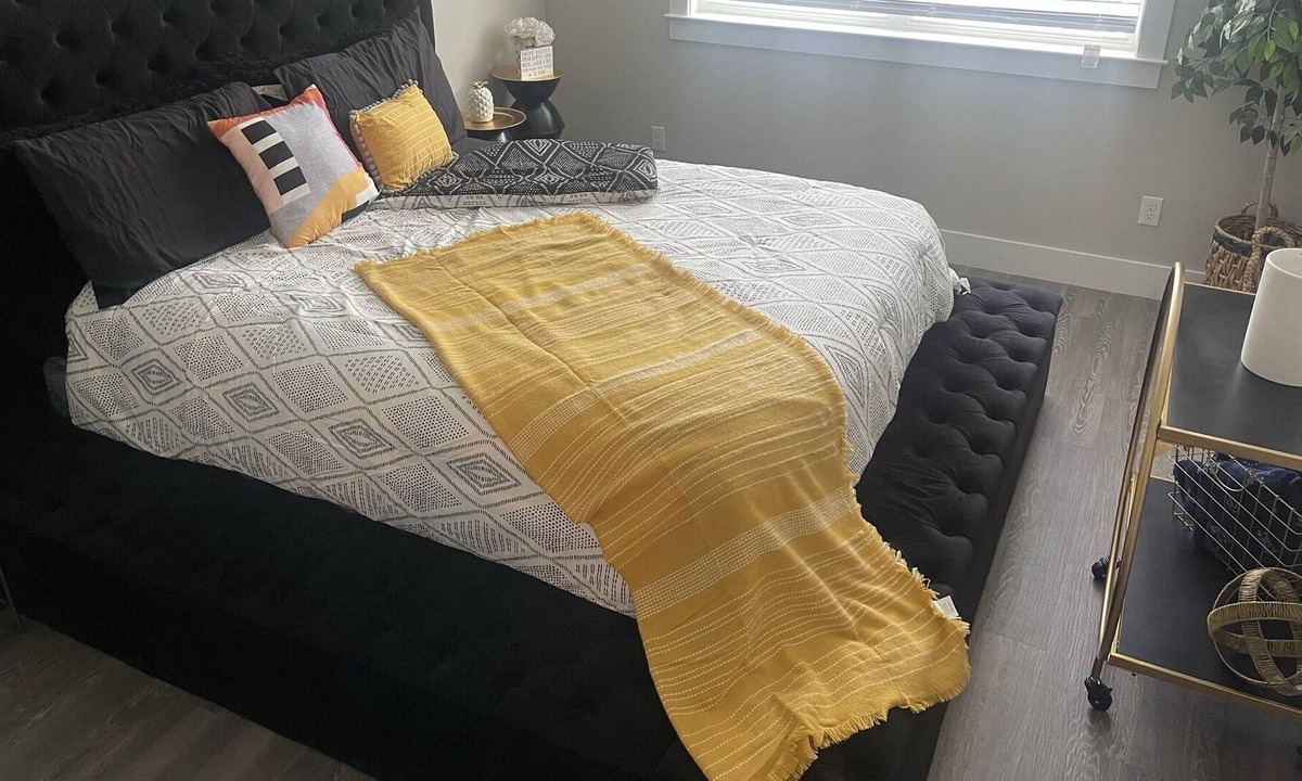 Spring Branch West Apartment | City Centre | Memorial City Cozy Minimal Chic Space ! — 15 minutes from Downtown