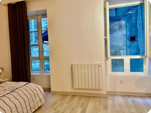 Chambery House | City centre Shared toilet and bathroom