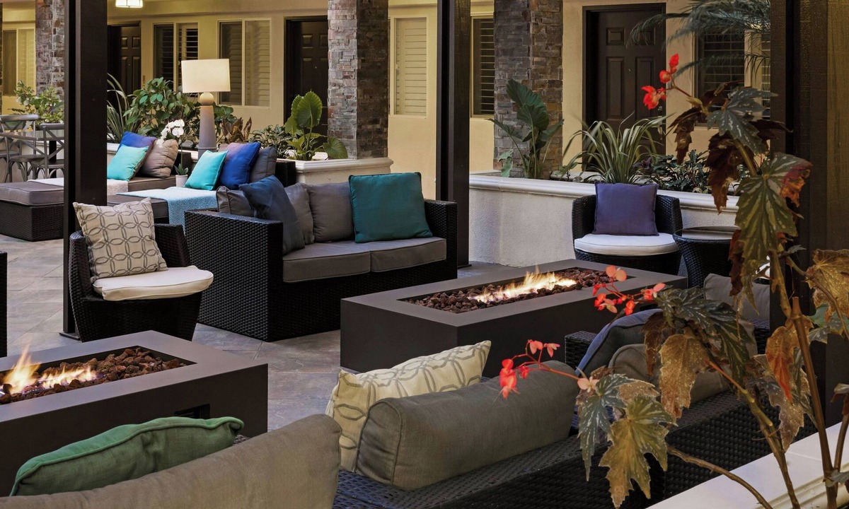 Tree Section Hotel | City Express By Marriott Manhattan Beach