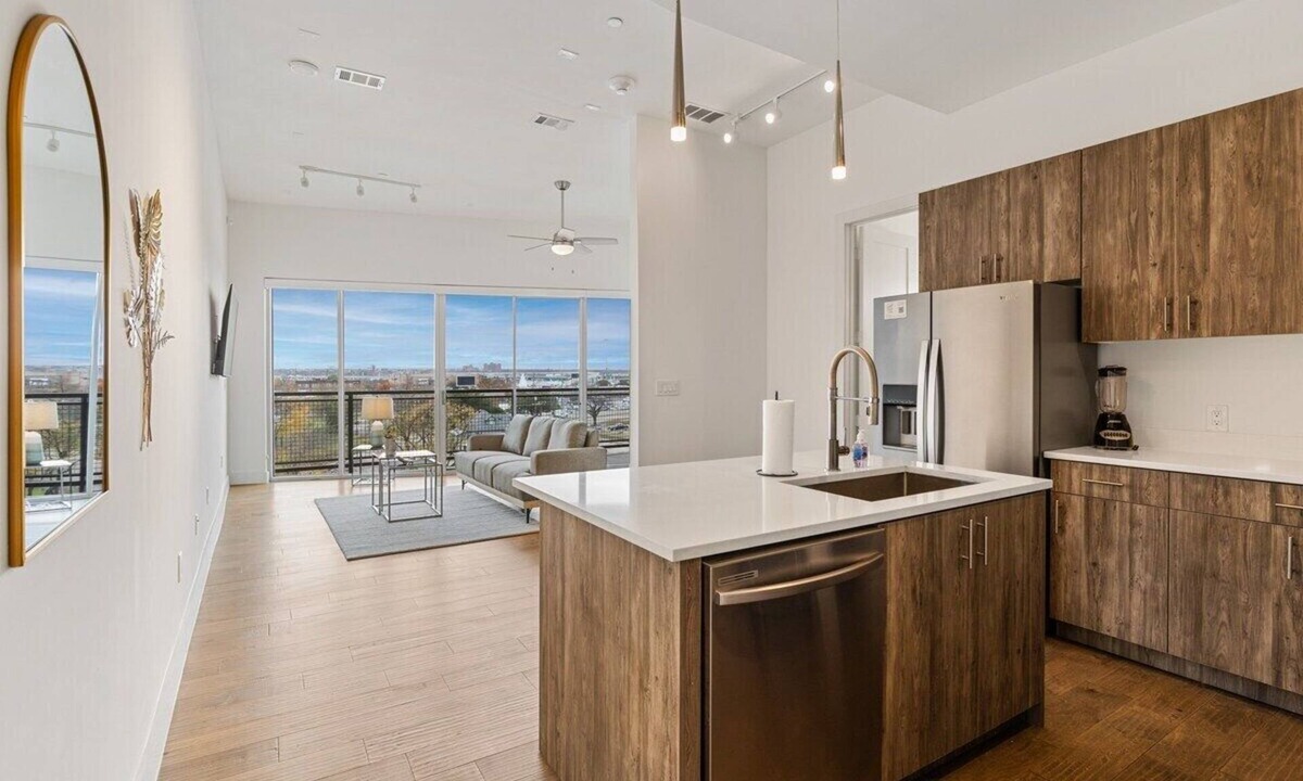 Cedars Apartment | City Flat - King Bed - 2 Full Baths - Gym Access!
