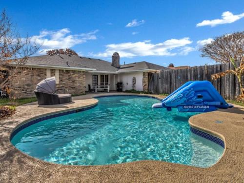 Plano House | City Gem 4BR with POOL Sleeps 8