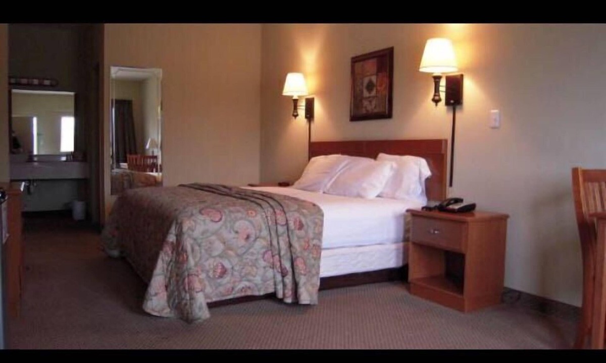 Piedmont Hotel | City Heart Inn & Suites