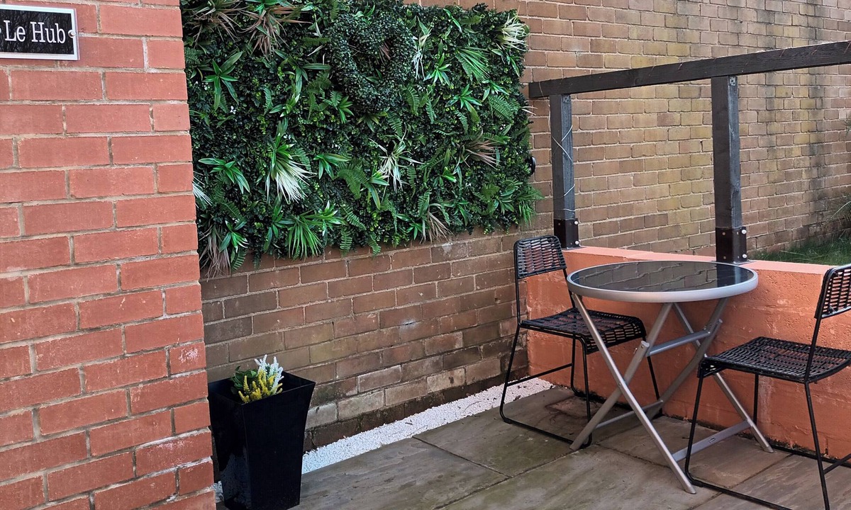 Roundhay Apartment | City Hideaway in Leeds