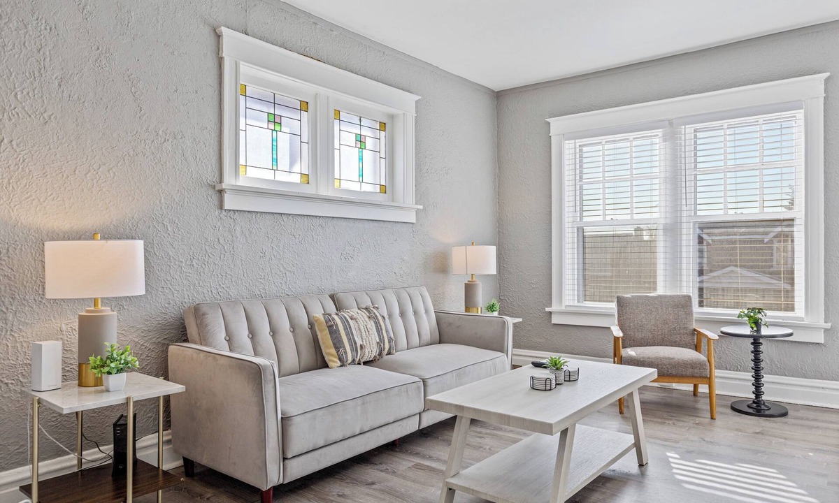 Northampton Apartment | City Livin' 2 Bedroom w/Balcony