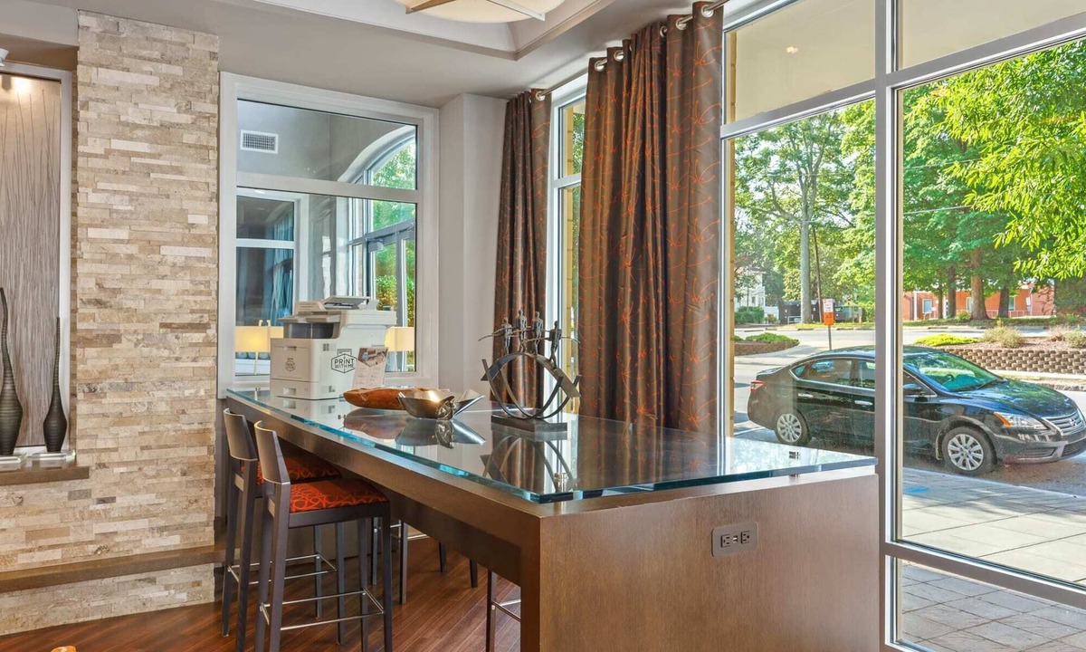 Downtown Apartment | City Living in Downtown Raleigh | Luxury Apt 2
