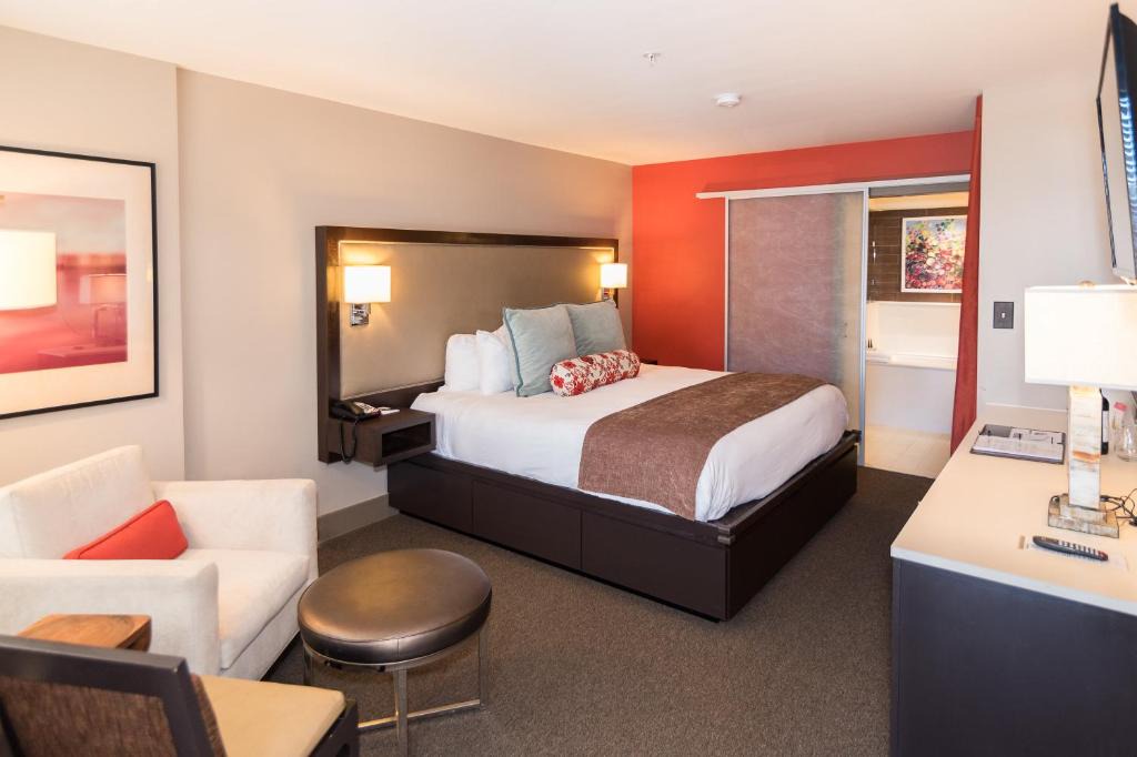 The Point Hotel | City Loft Hotel