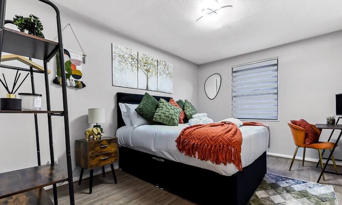 Seven Sisters Condo | City Oasis - 1 BD Flat in Central Location