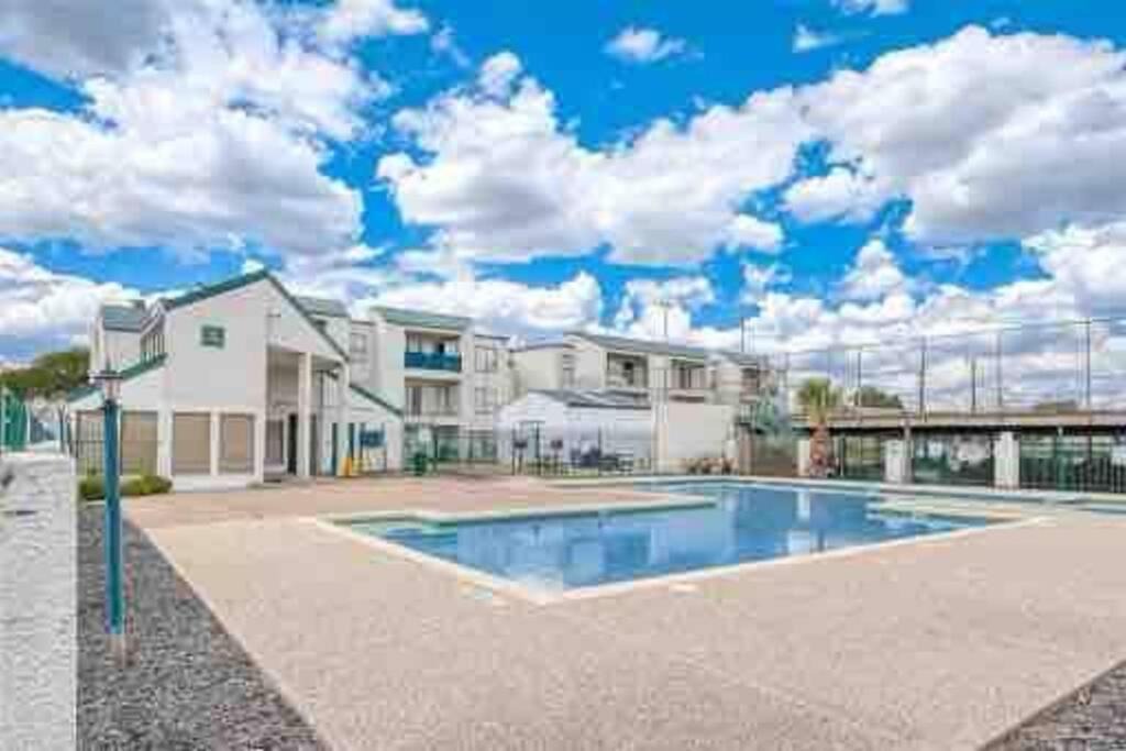 South Main Apartment | City Oasis @ Med Center