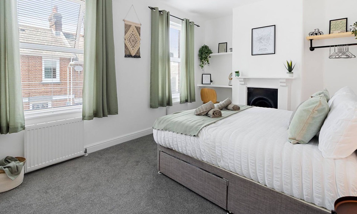 Exeter House | City Reach - Accommodation provided by STAYTOR