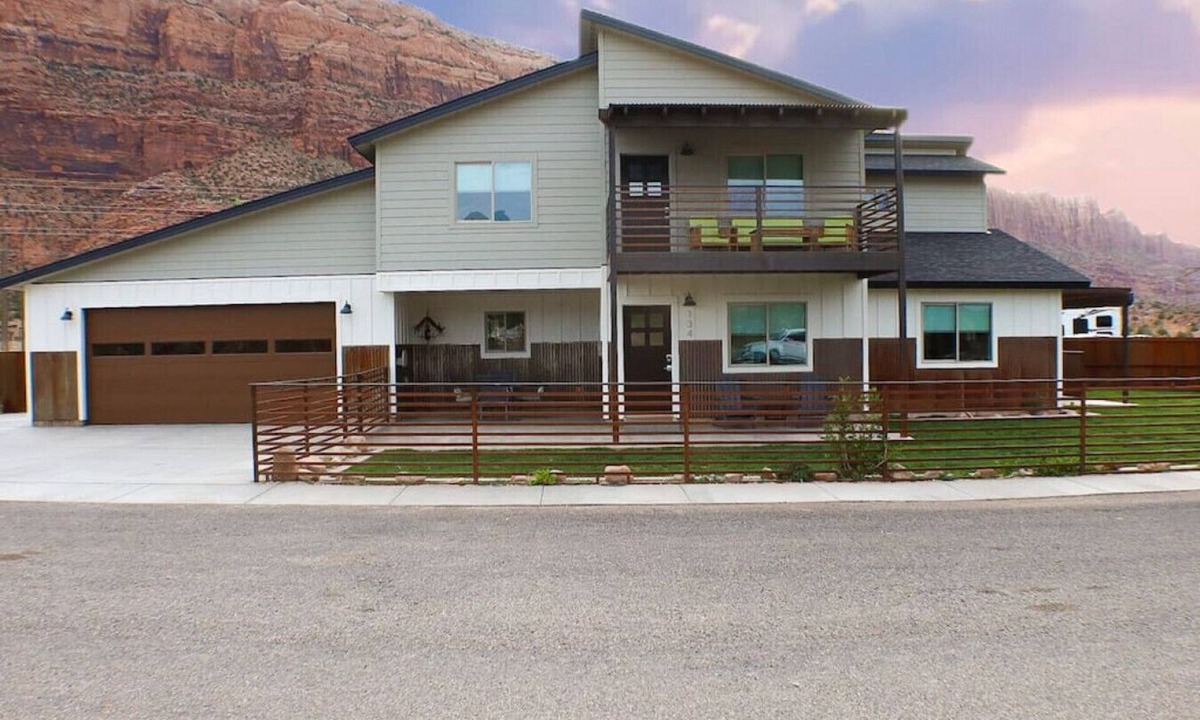 Moab South Valley House | City Slicker Oasis MOAB