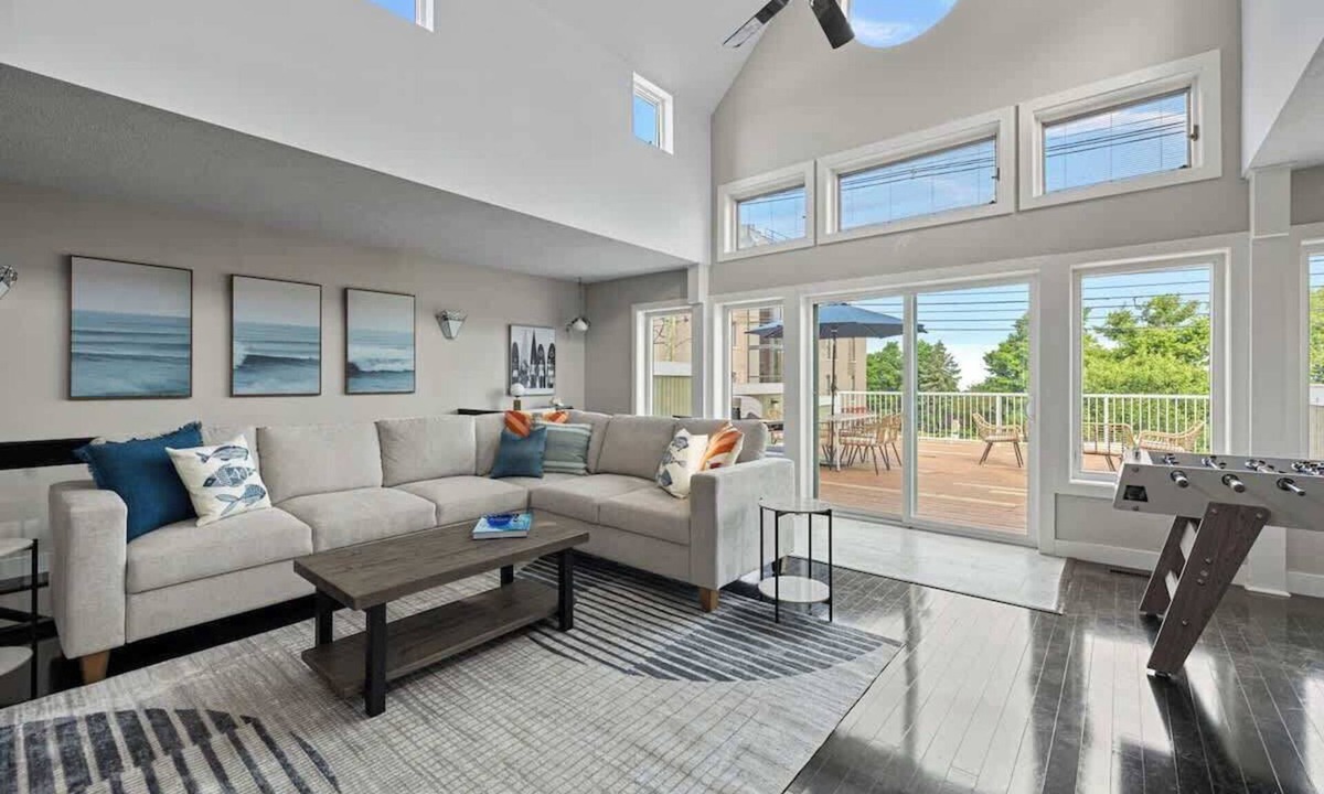 Saint Joseph Condo | City Surf Loft-Wlk to Silver Beach, Shops + Dining