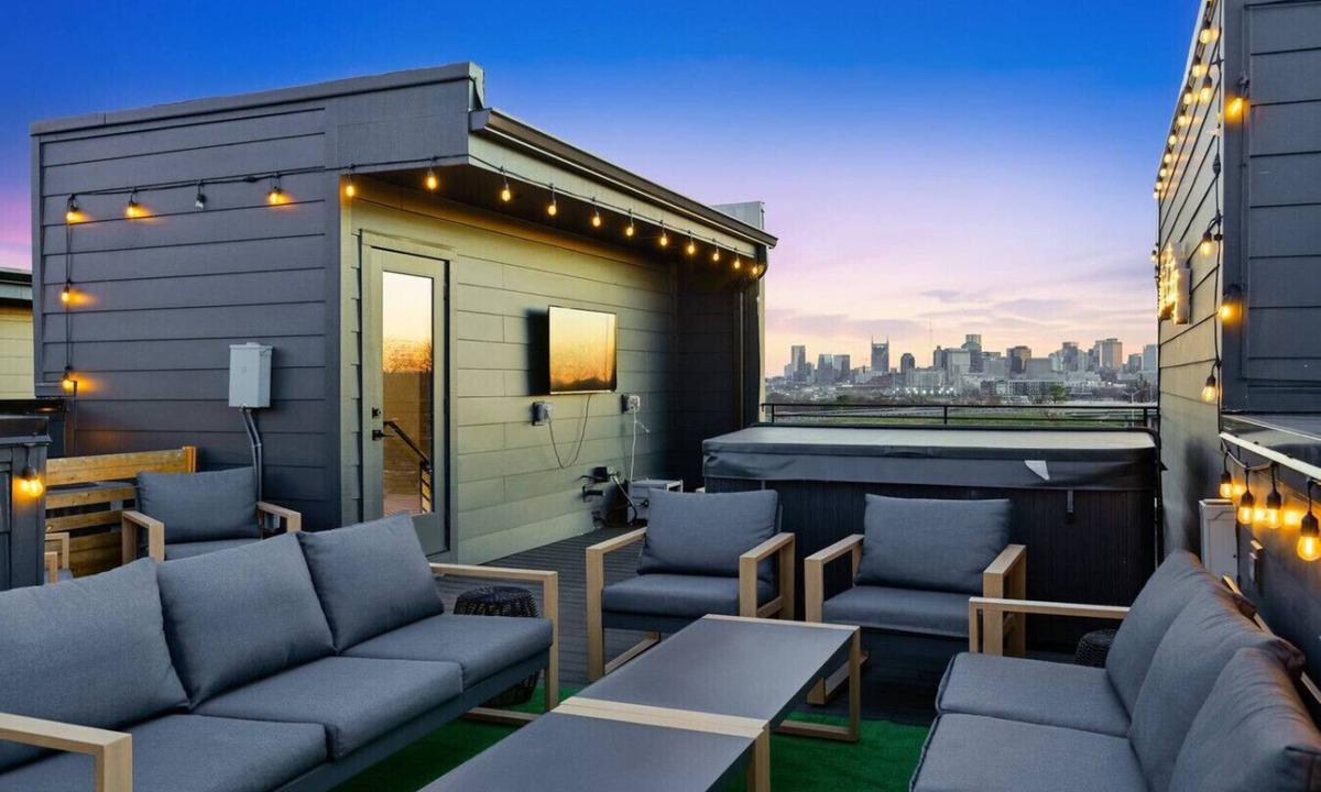Katie Hill Neighborhood Villa | City View Home with HotTub, Rooftop, Arcade Game, and Parking