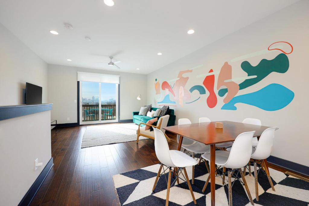 Katie Hill Neighborhood House | City View Townhomes