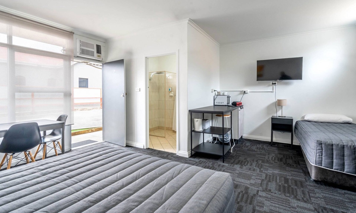 Mile End Hotel | City West Motel