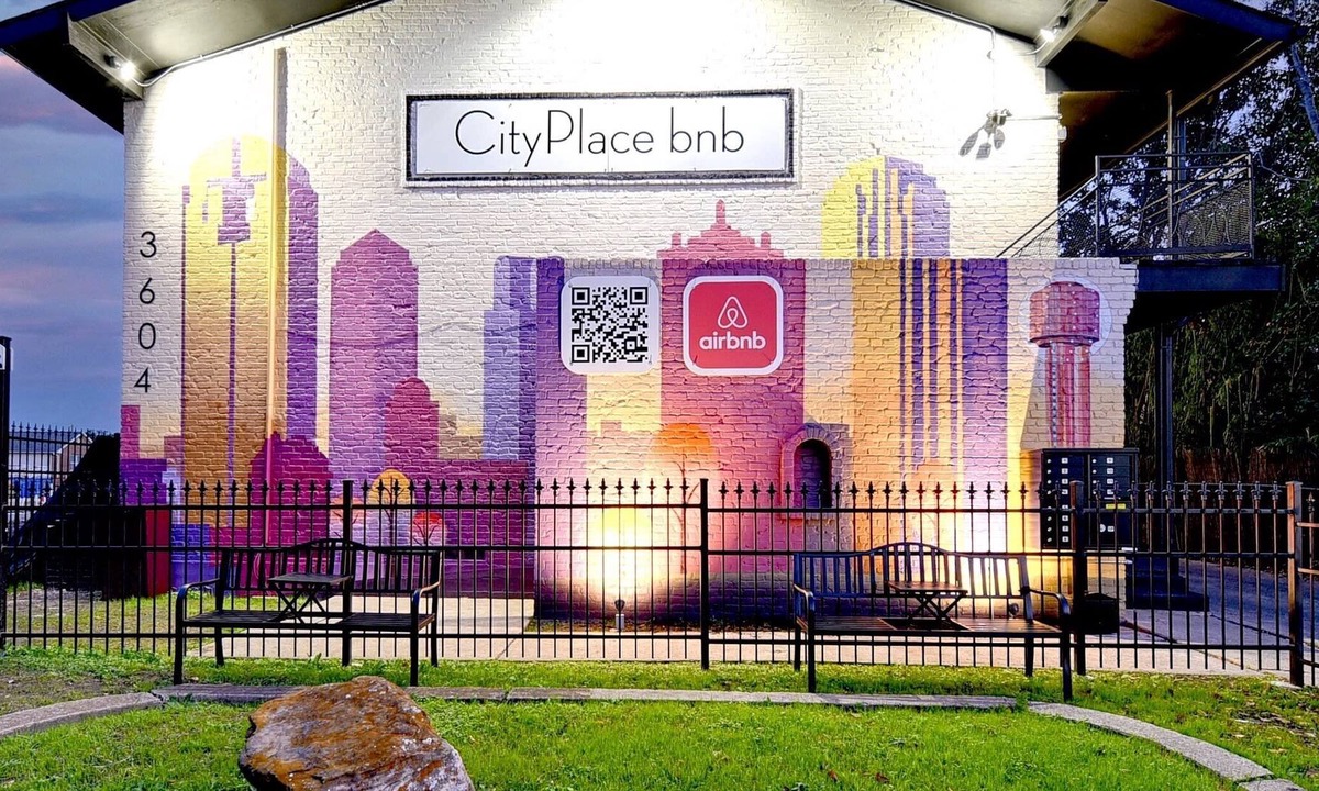 Bryan Place Apartment | CityPlace bnb- King Apt Prime Location w Dog Park