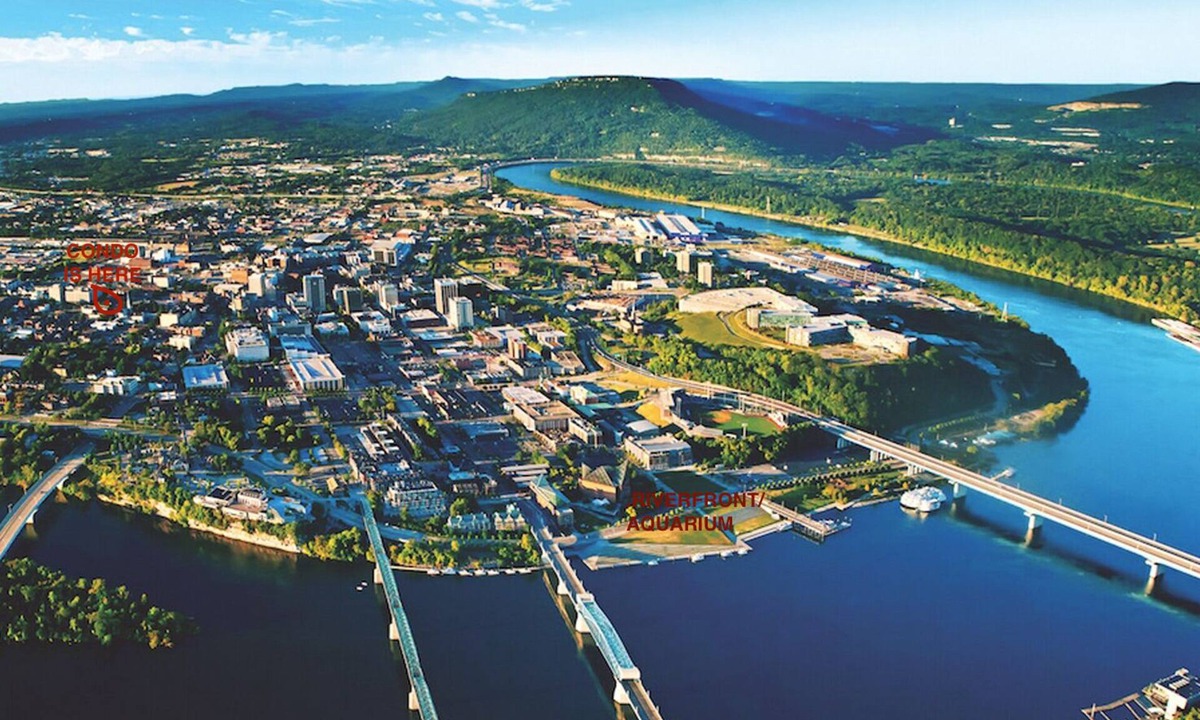Downtown Chattanooga Apartment | Cityscape3-"Killer Location" Walk out the door and start exploring the city