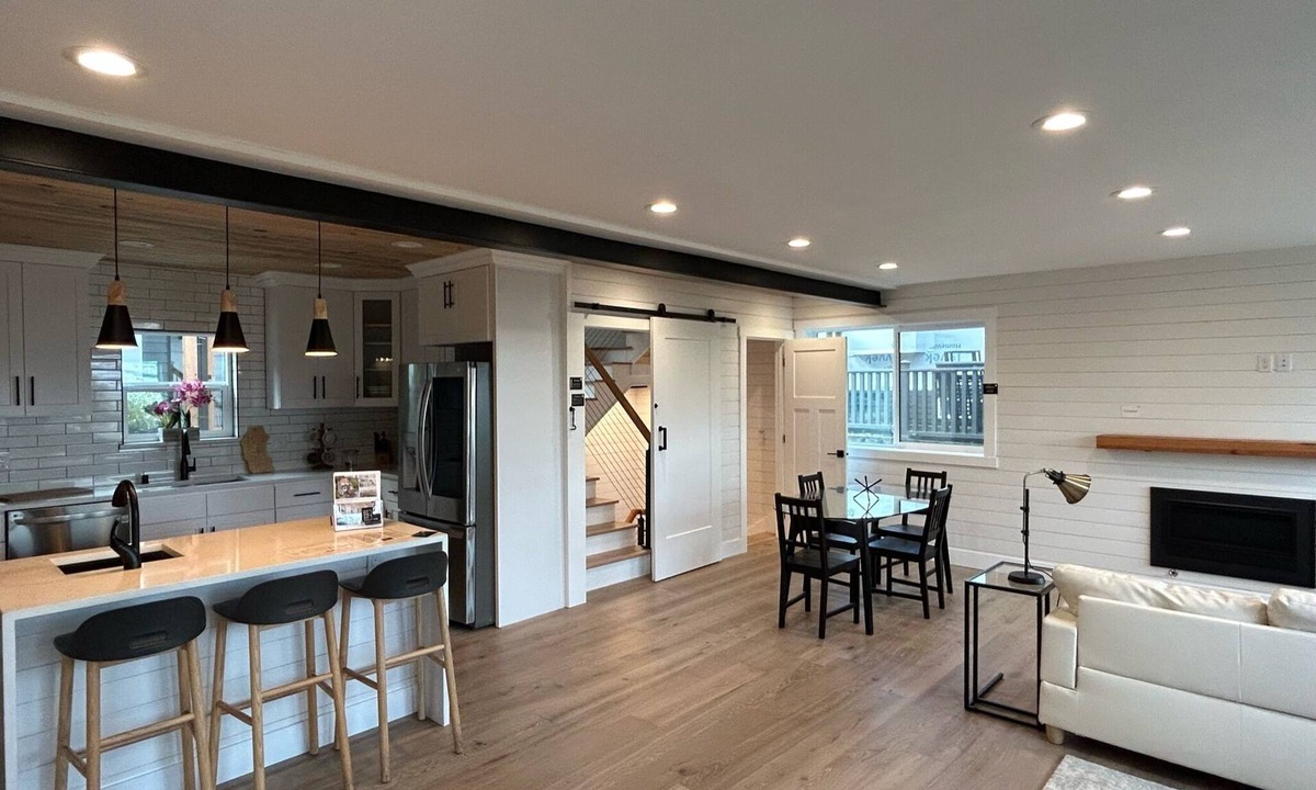 North Admiral House | CityView Landing by Urban Upscale