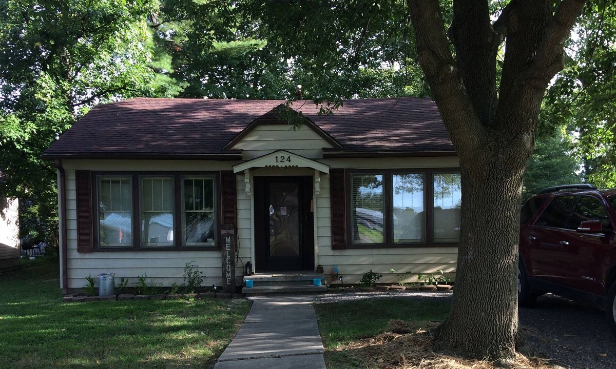 Dexter House | CJ's House/ Whole House close to everything.