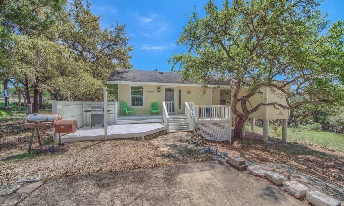Canyon Lake House | CL 2459 Yellow Rose