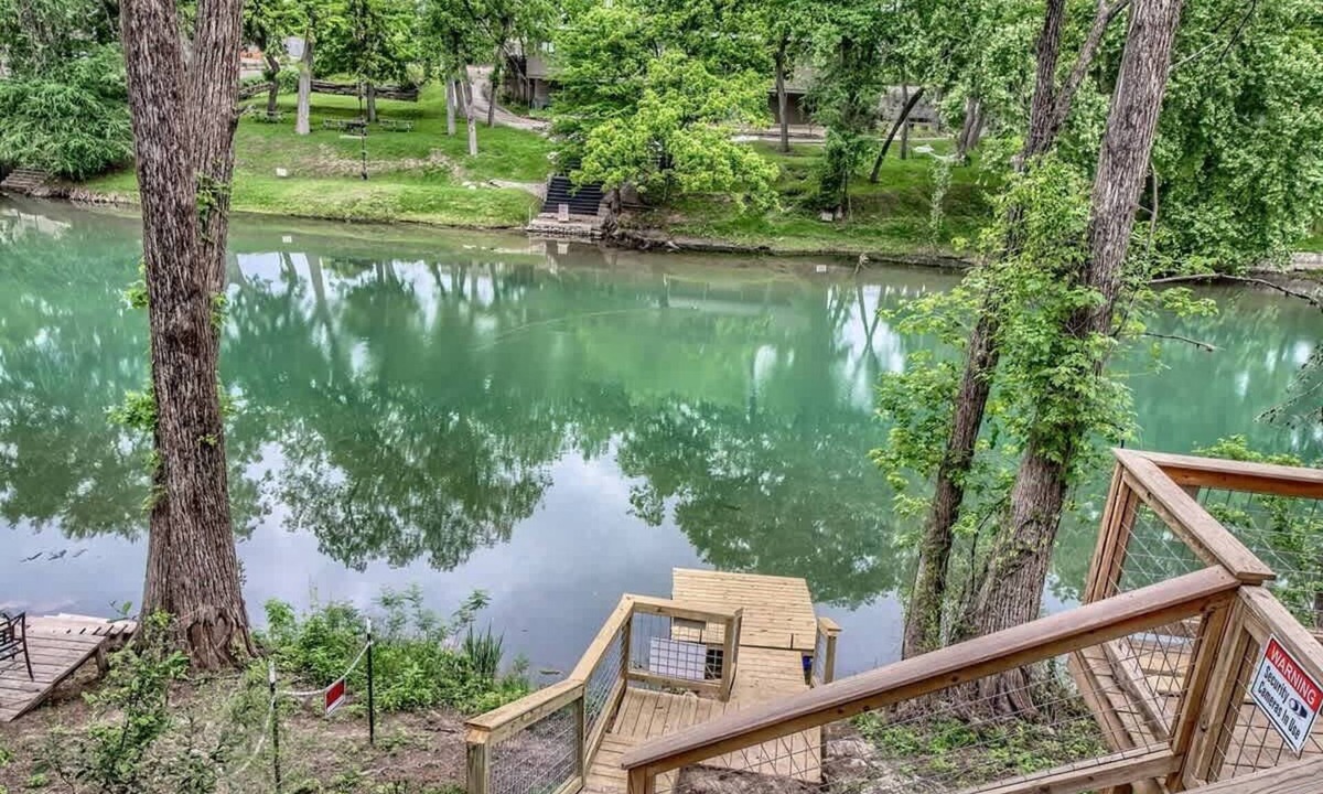 Canyon Lake House | CL 954 River Cliff Retreat