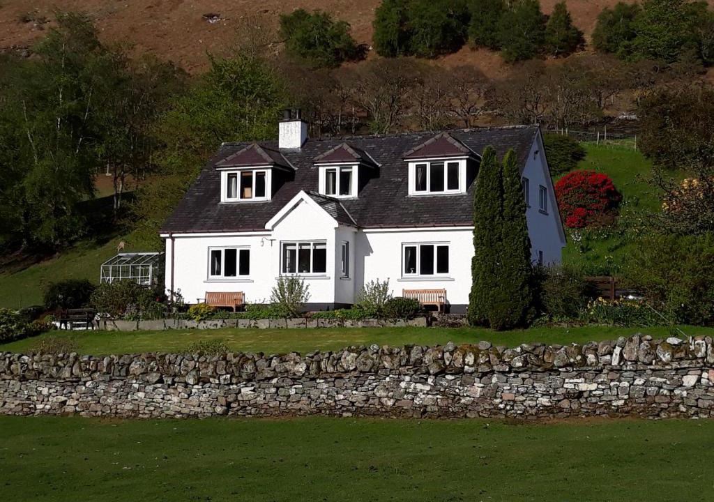 Garve Bed & Breakfast | Clachan Farmhouse B & B