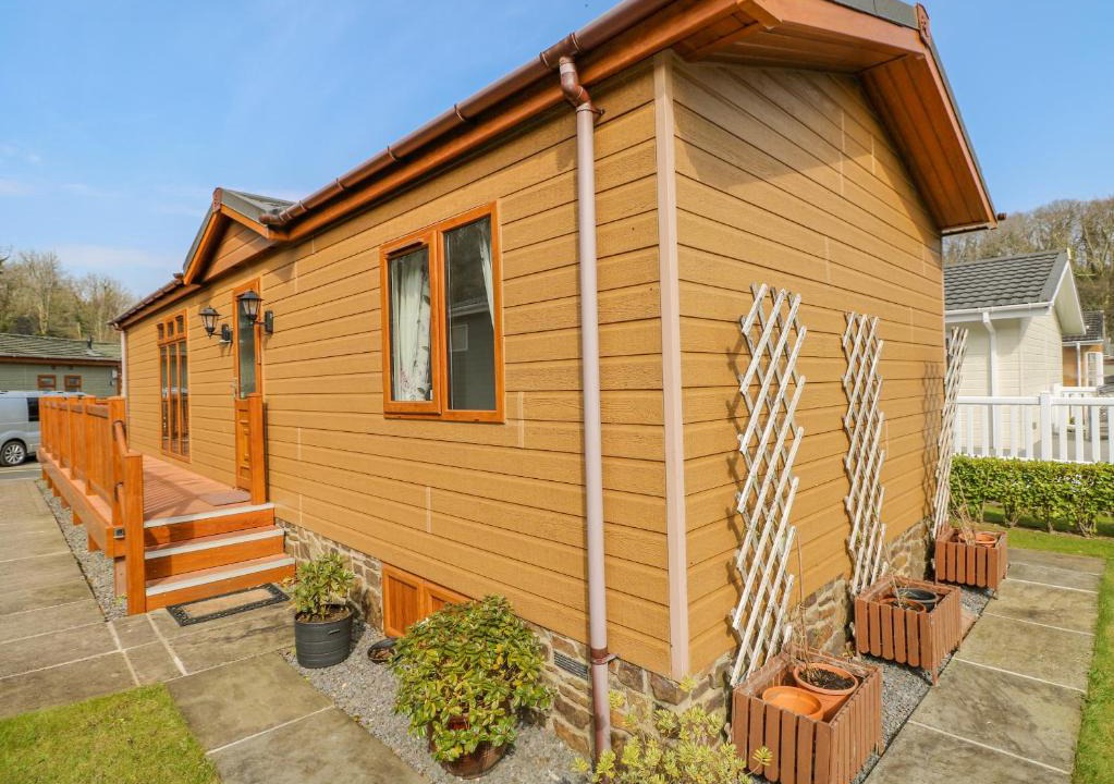 Amroth House | Cladebrine