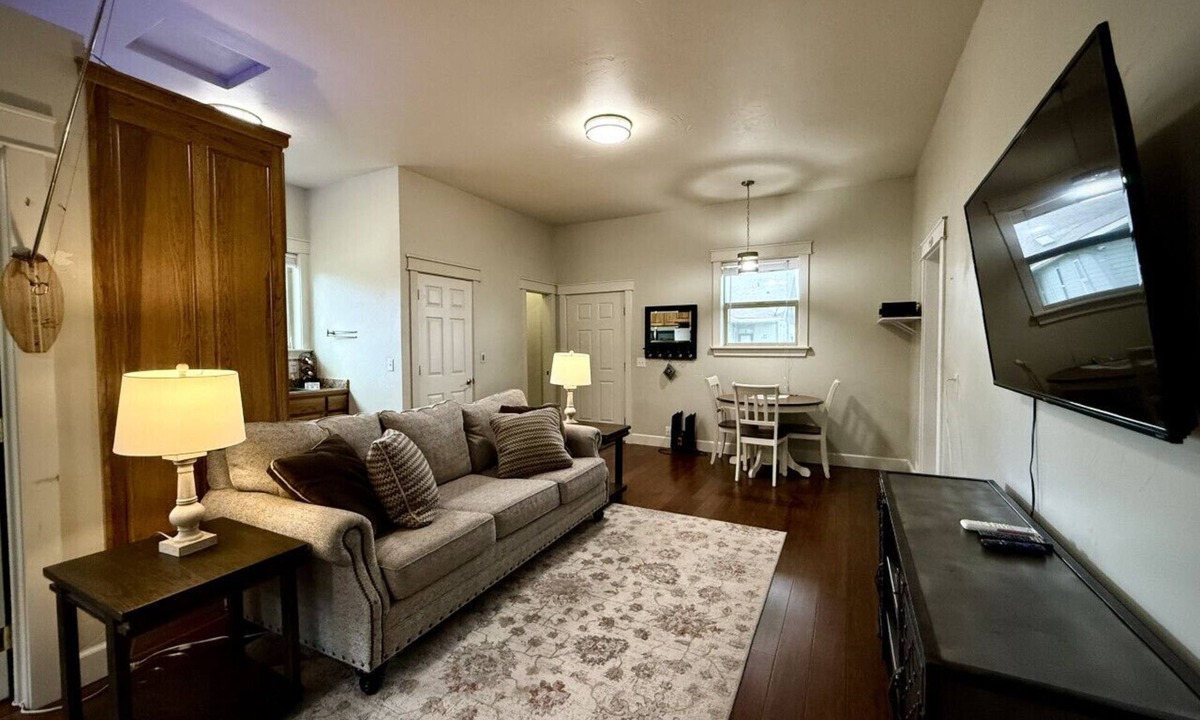 Baker City Apartment | Claim Jumpers Cottage