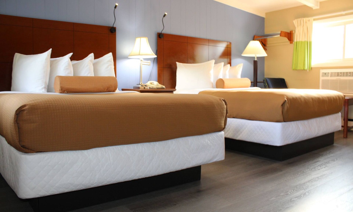 Claremont Hotel | Claremont Motor Lodge