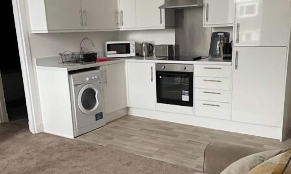 Aberdeen West End Apartment | Claremont Upper Apartment