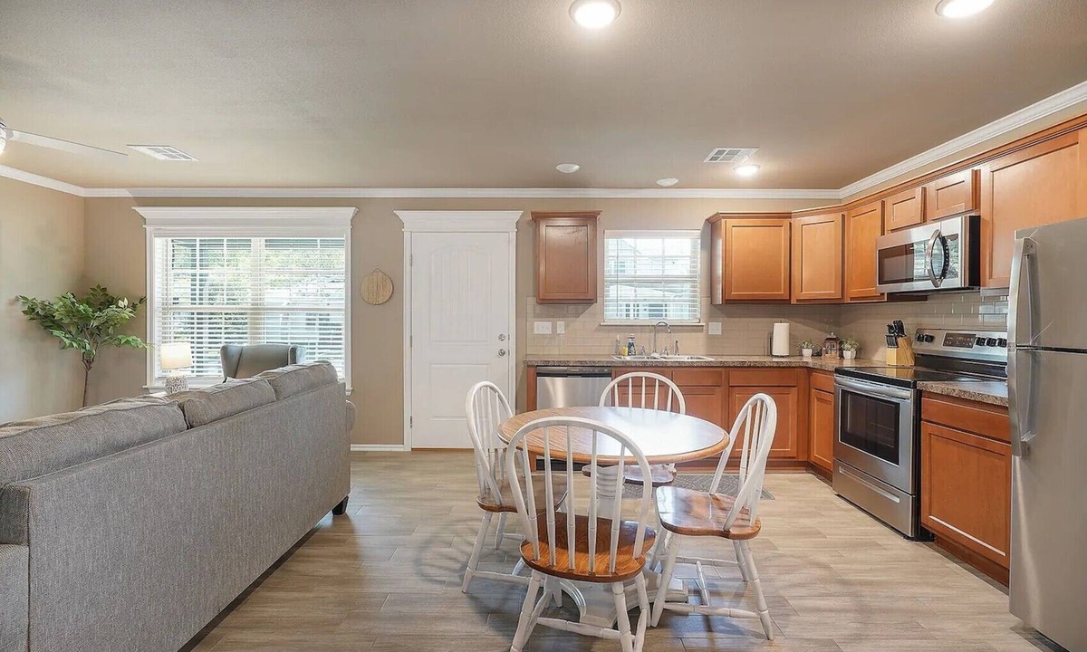 Claremore House | Claremore Cozy Cottage - Near Downtown